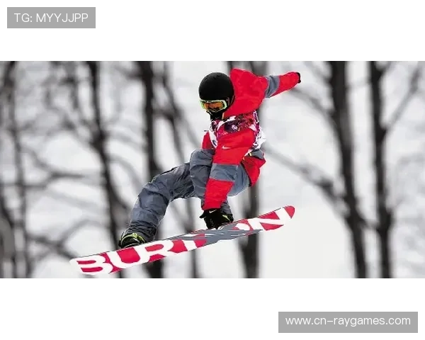单板滑雪U型场地资格赛：中国选手刘佳宇头部重摔倒地，被担架抬离无缘决赛
